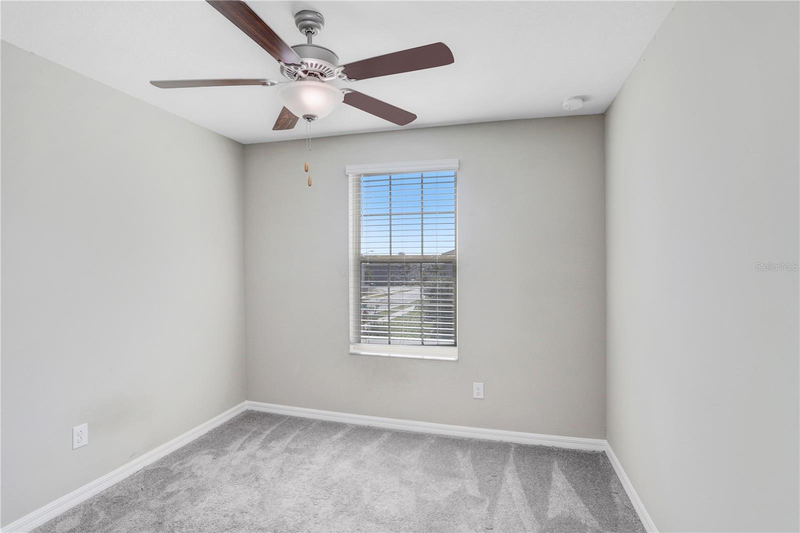 6211 SPRING CRAYFISH AVE