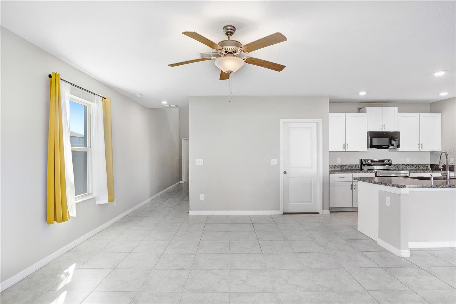 6211 SPRING CRAYFISH AVE