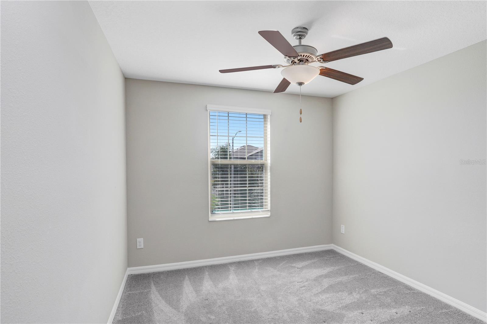 6211 SPRING CRAYFISH AVE