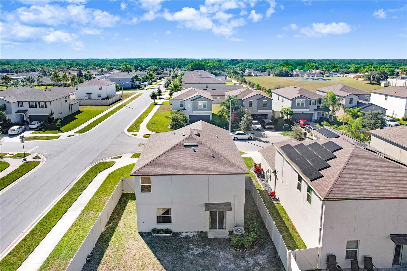 6211 SPRING CRAYFISH AVE