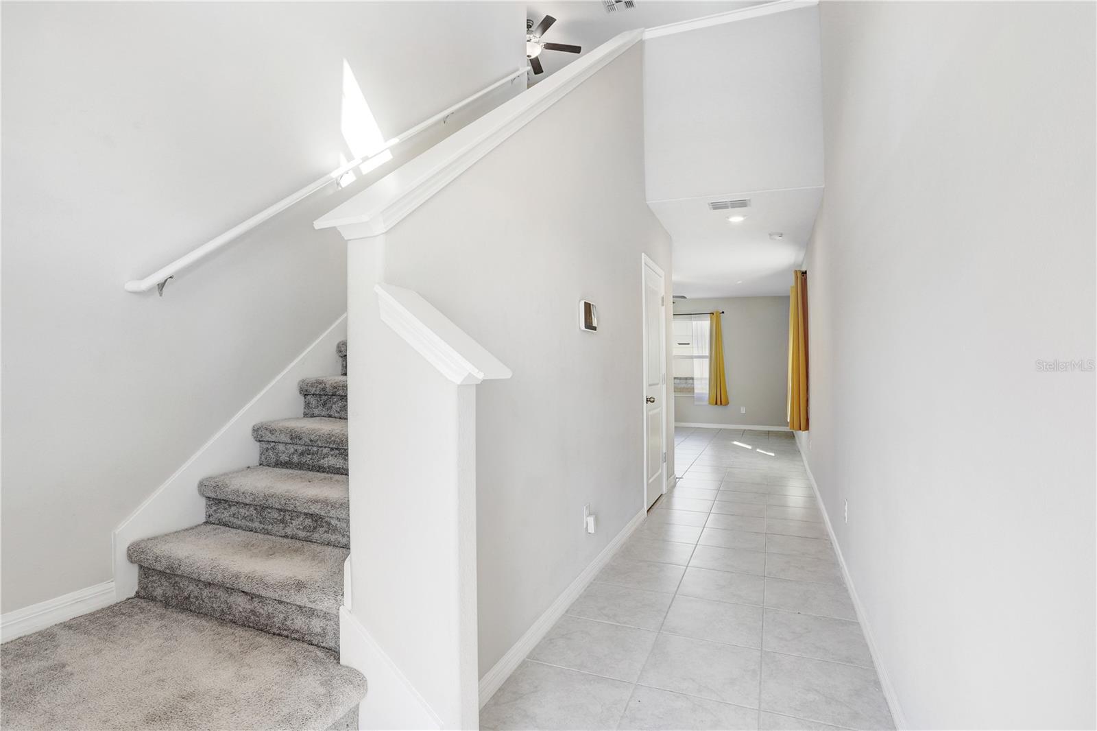 6211 SPRING CRAYFISH AVE