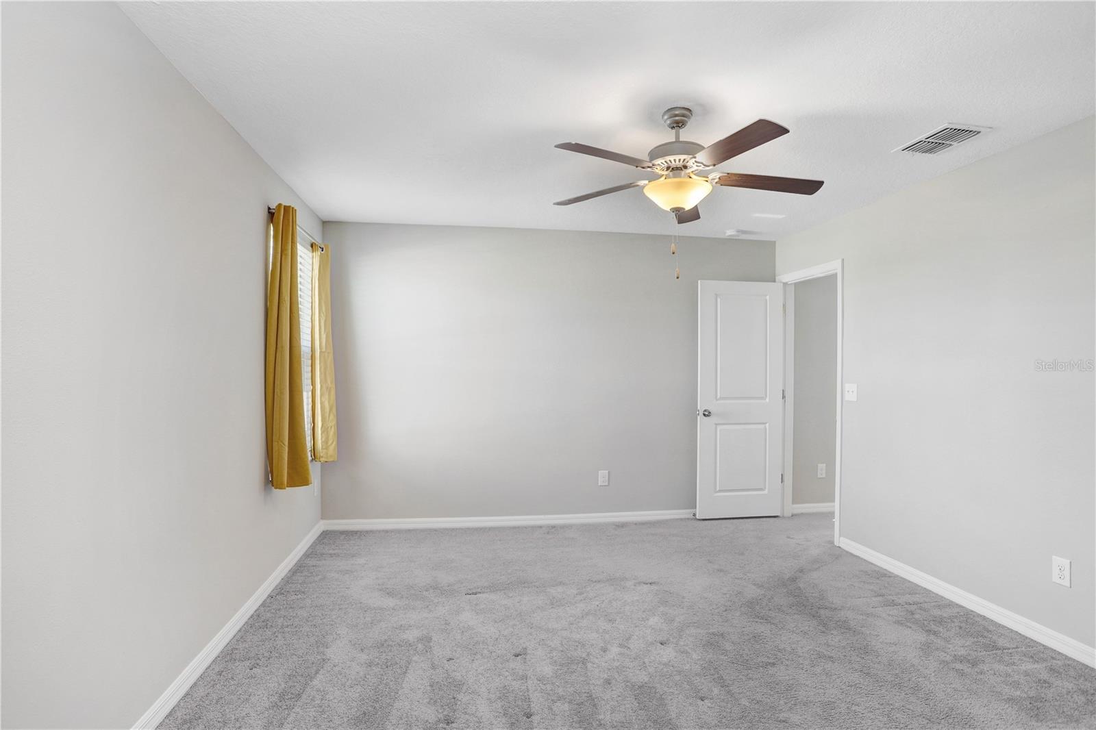 6211 SPRING CRAYFISH AVE