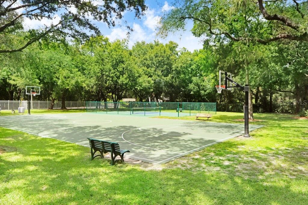 GOLF LINKS BLVD LOT 5