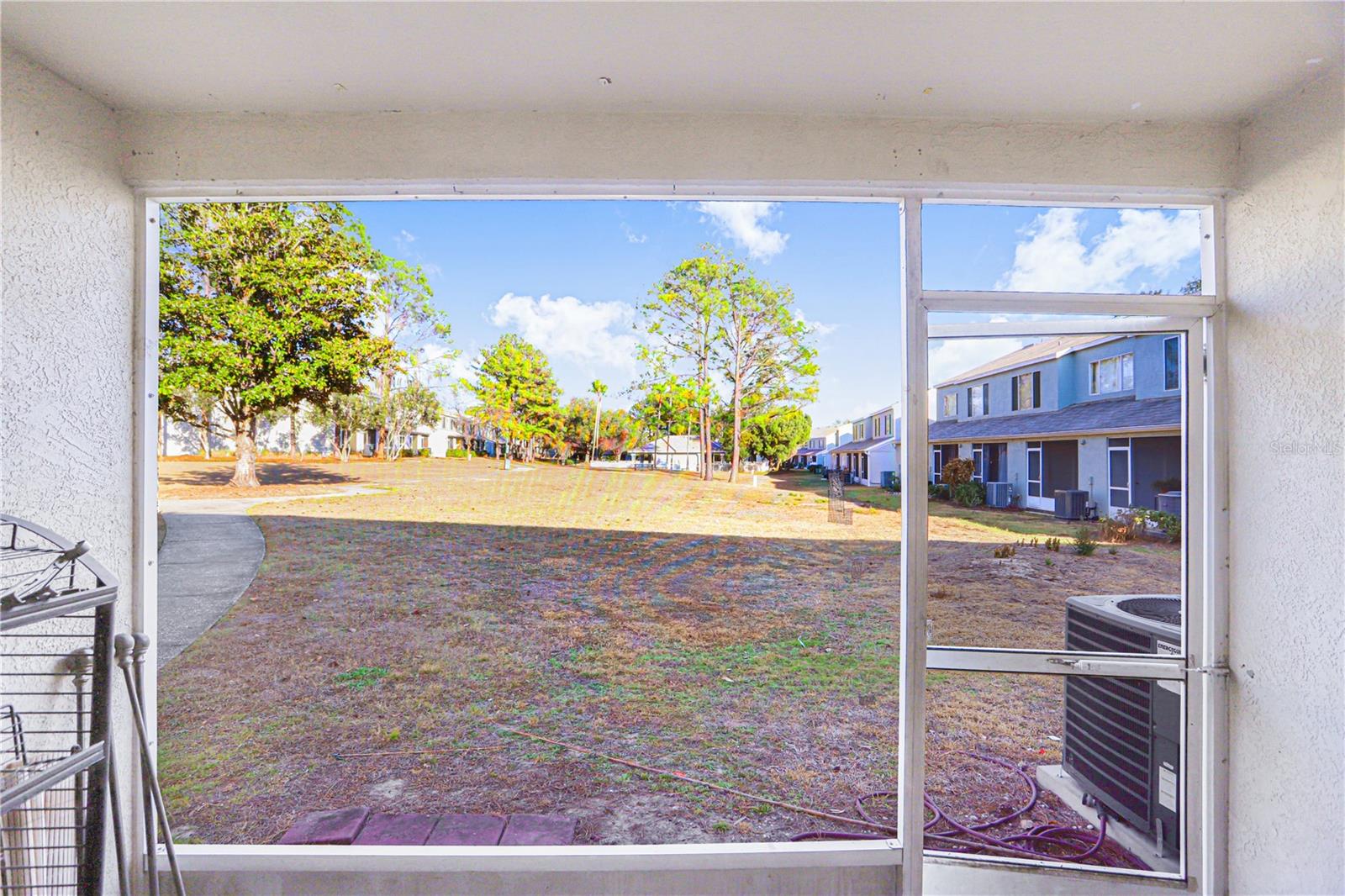 2339 LAKE WOODBERRY CIR