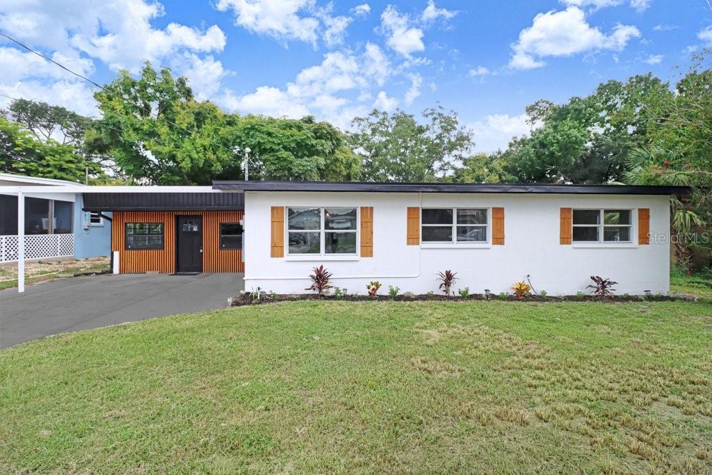 124 EDGEWATER DR
