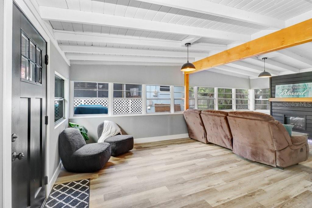 124 EDGEWATER DR