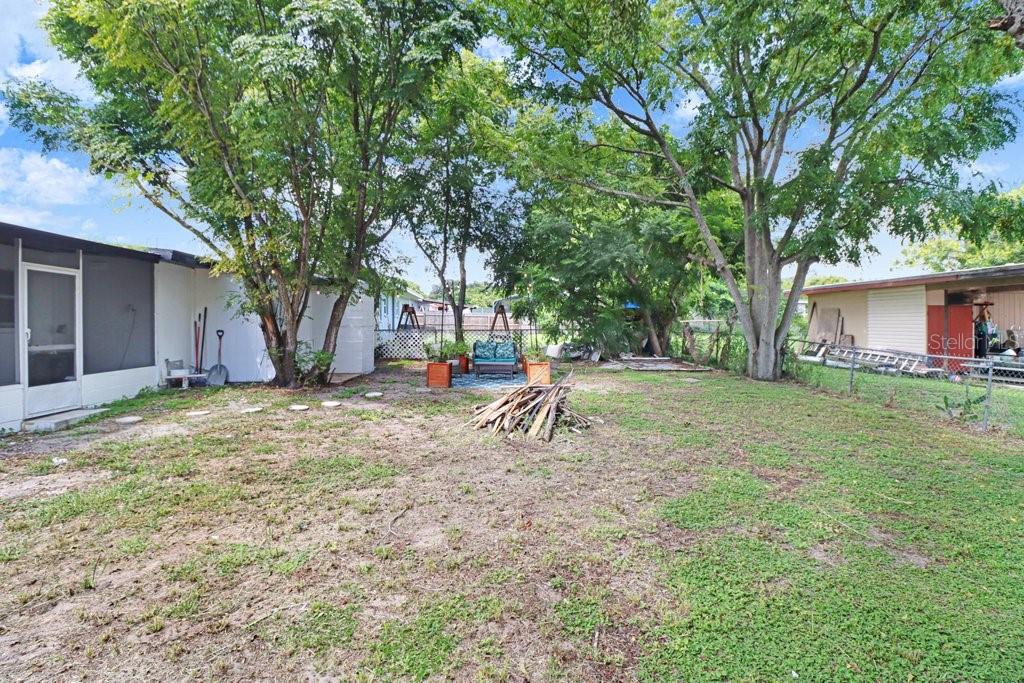 124 EDGEWATER DR