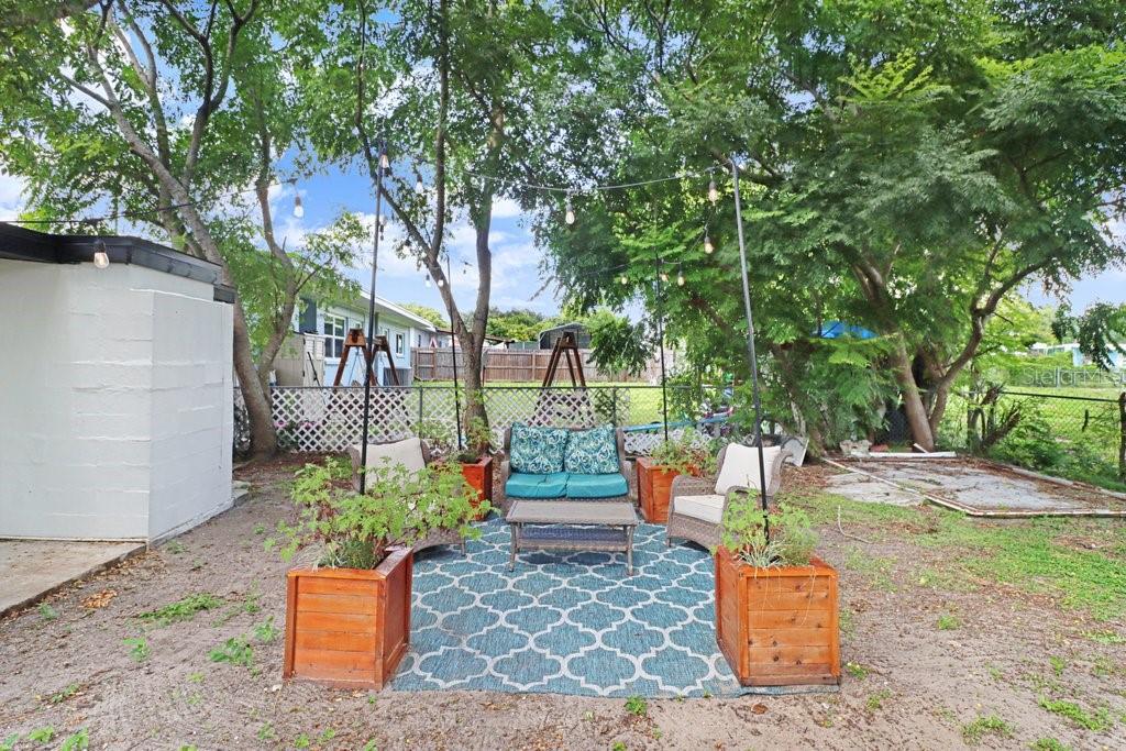 124 EDGEWATER DR