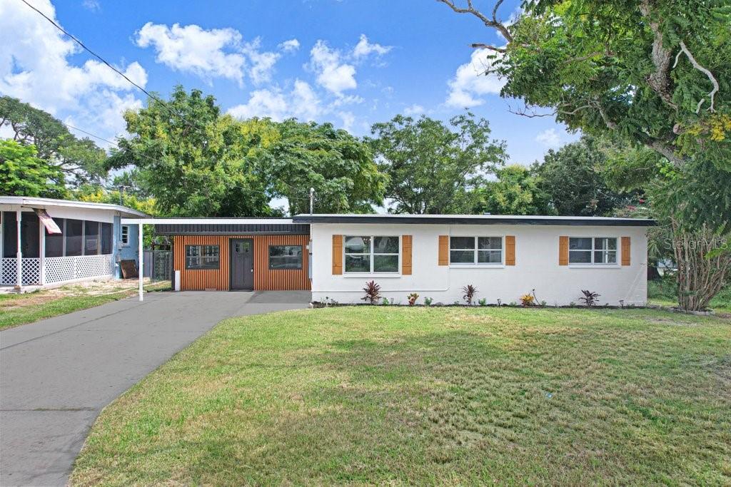 124 EDGEWATER DR
