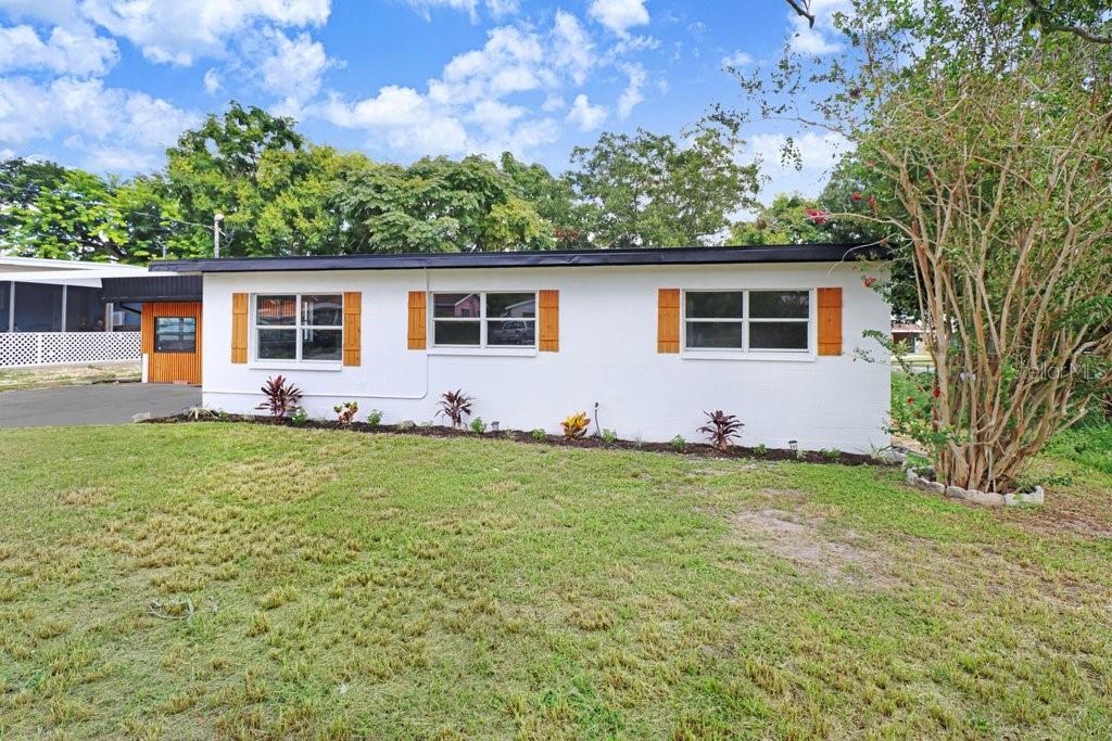 124 EDGEWATER DR