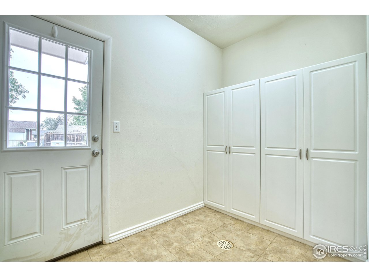 1868 Princess Dr