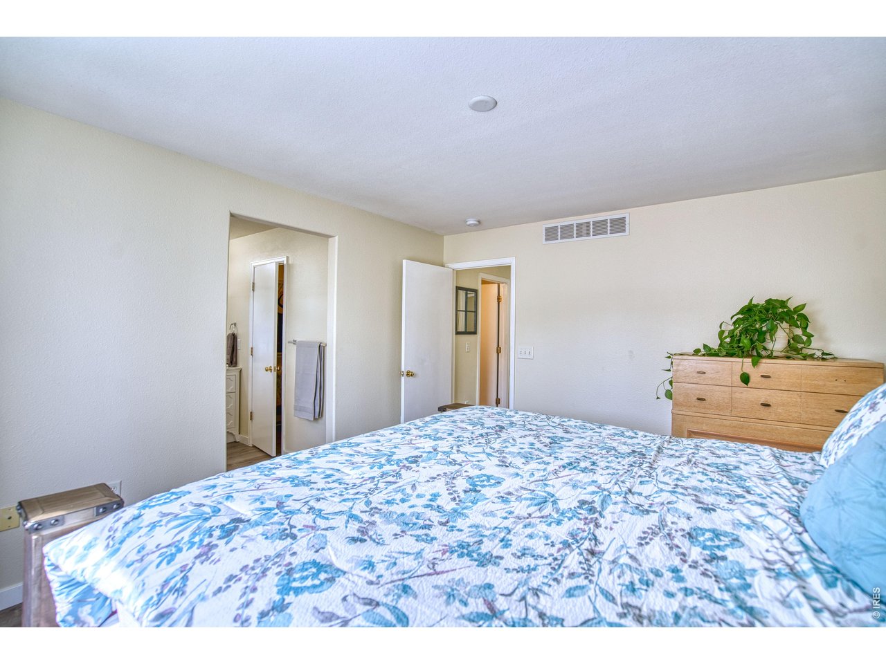 11316 Deerfield Dr
