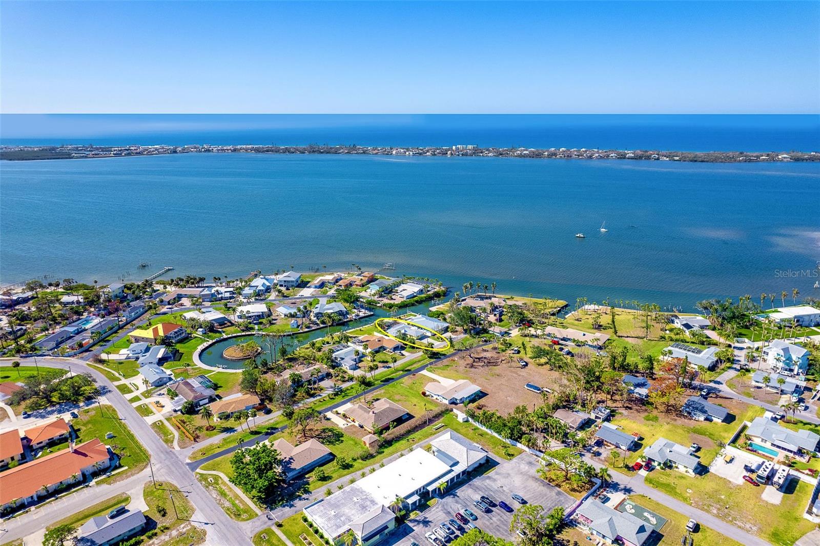 275 NORTH DR