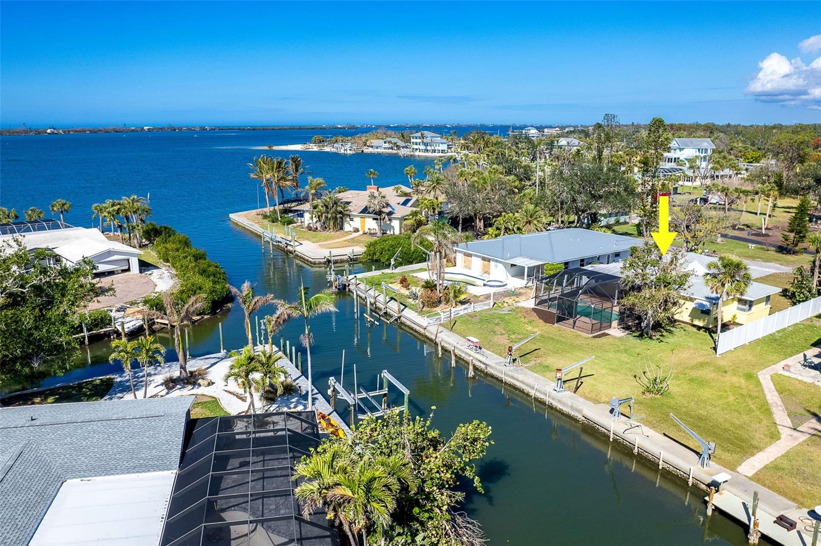 275 NORTH DR
