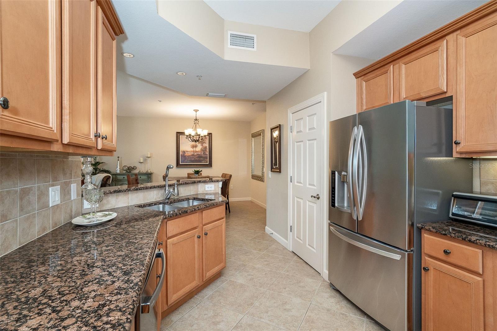 8561 AMBERJACK CIR #203