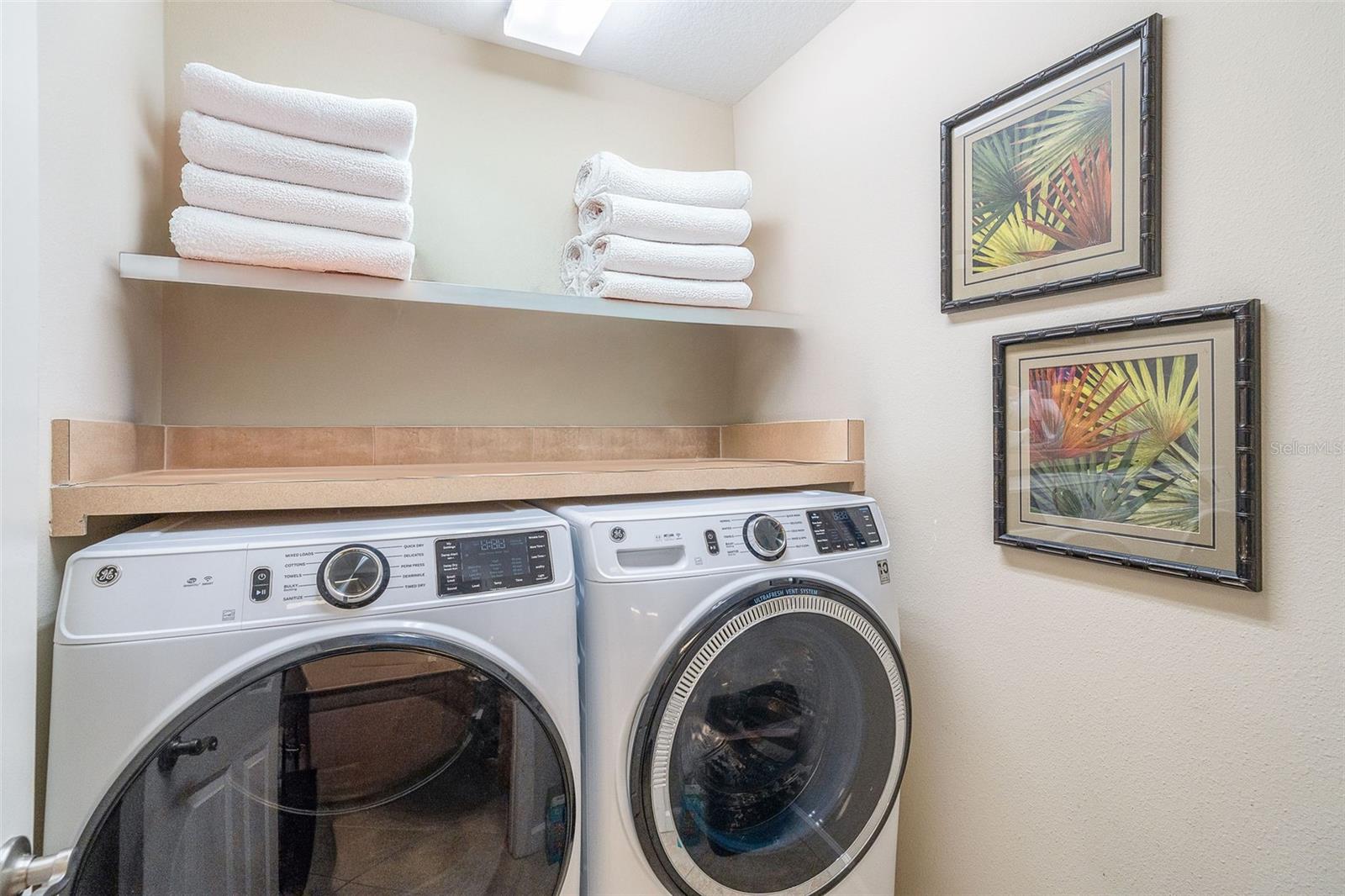 8561 AMBERJACK CIR #203