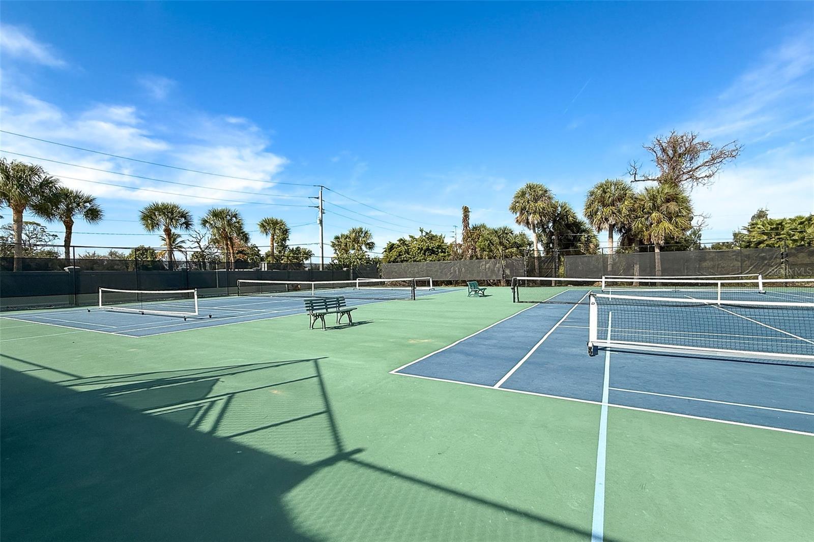 8561 AMBERJACK CIR #203