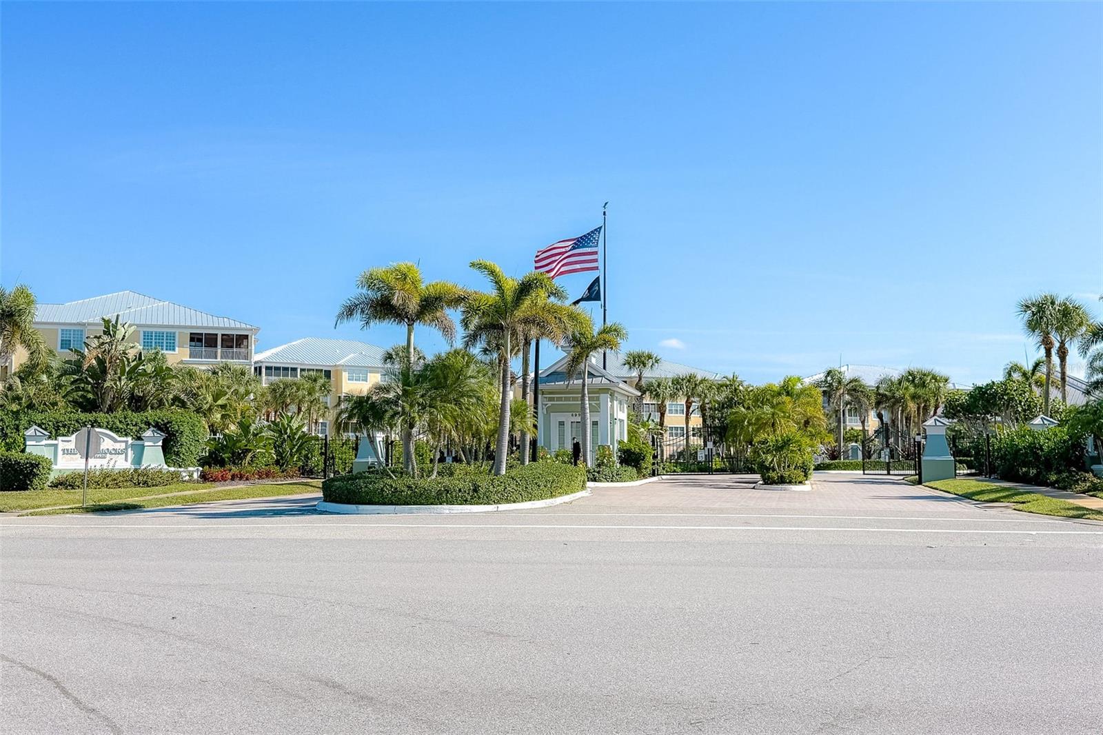 8561 AMBERJACK CIR #203