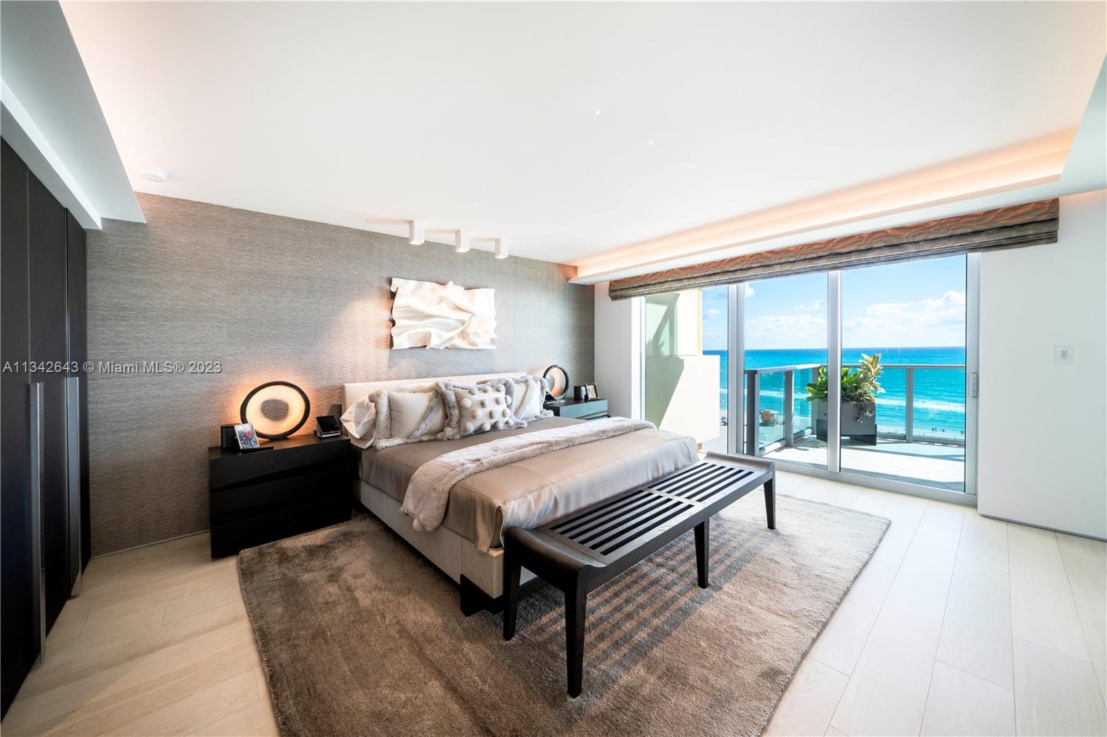 1455 Ocean Dr # 1008