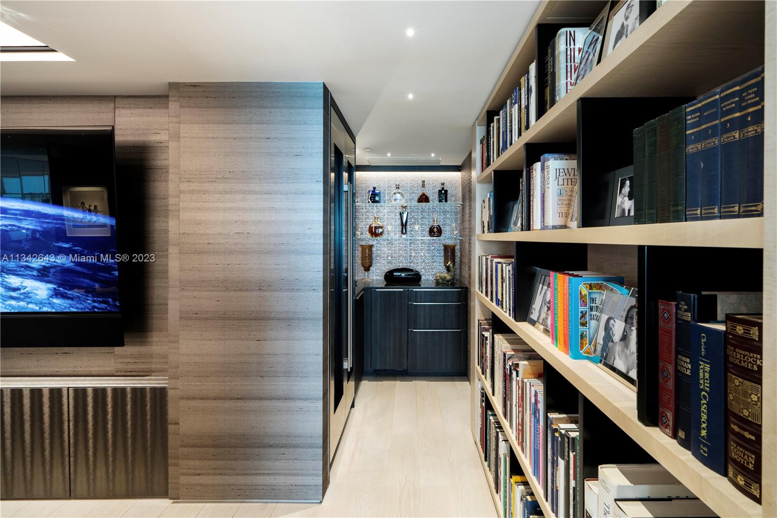 1455 Ocean Dr # 1008