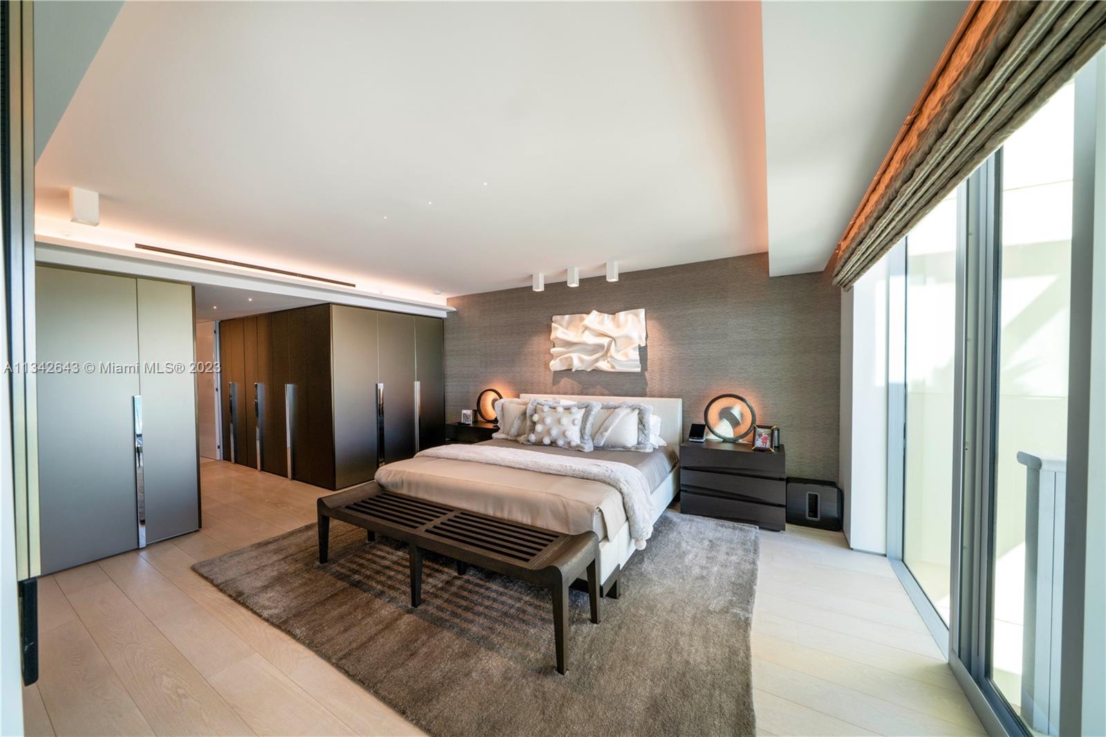 1455 Ocean Dr # 1008