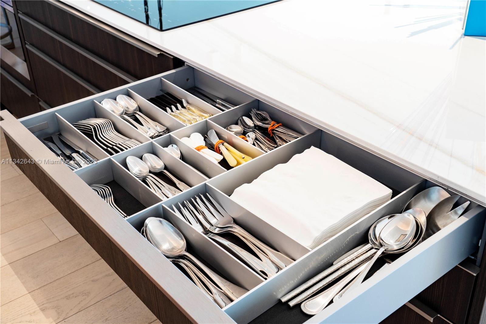 1455 Ocean Dr # 1008