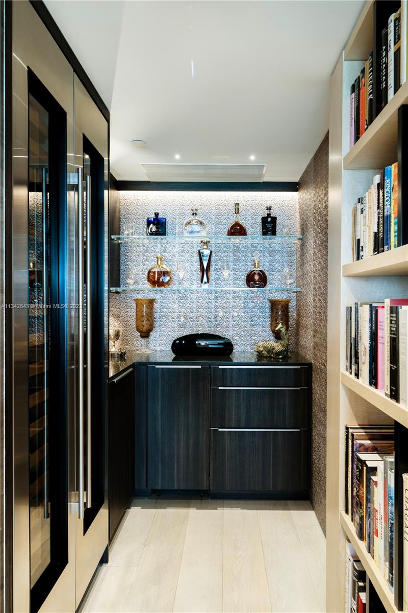 1455 Ocean Dr # 1008