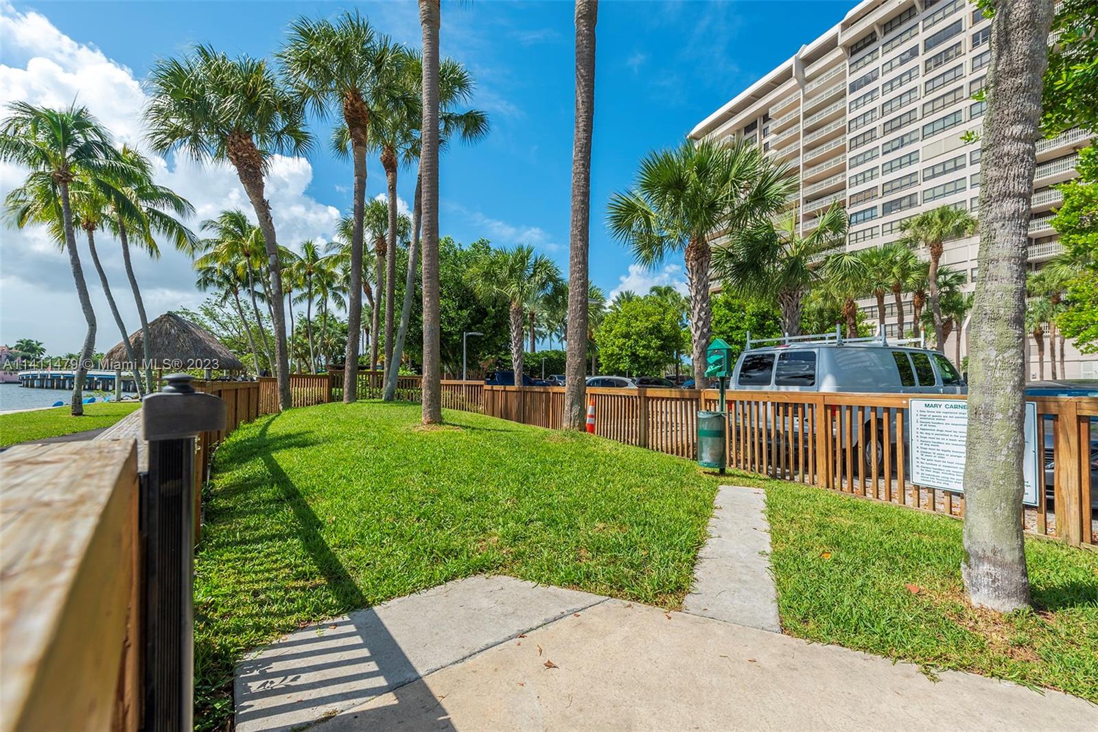 2 Grove Isle Dr # B409