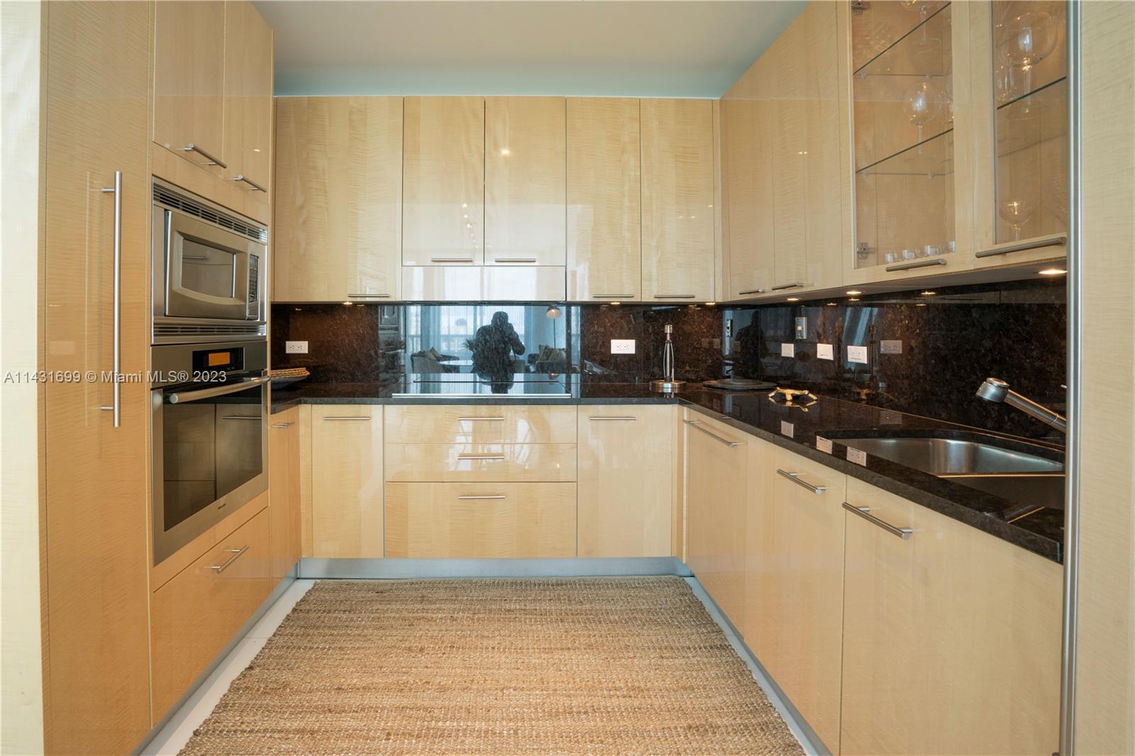6799 Collins Ave # 411