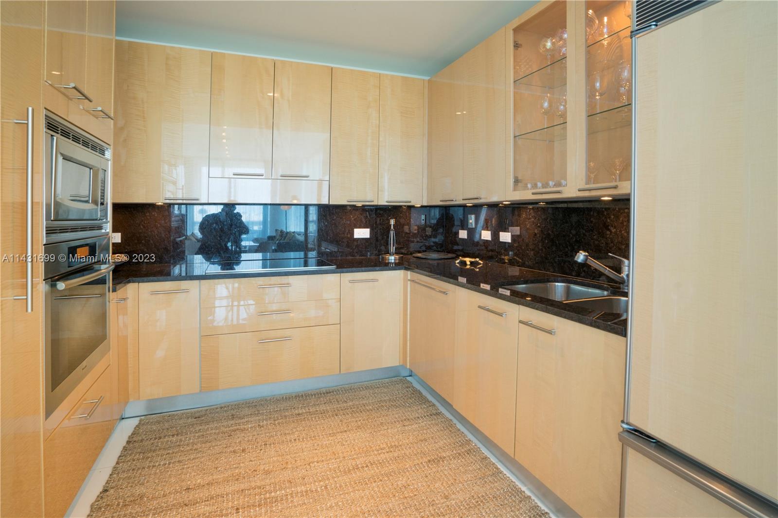 6799 Collins Ave # 411