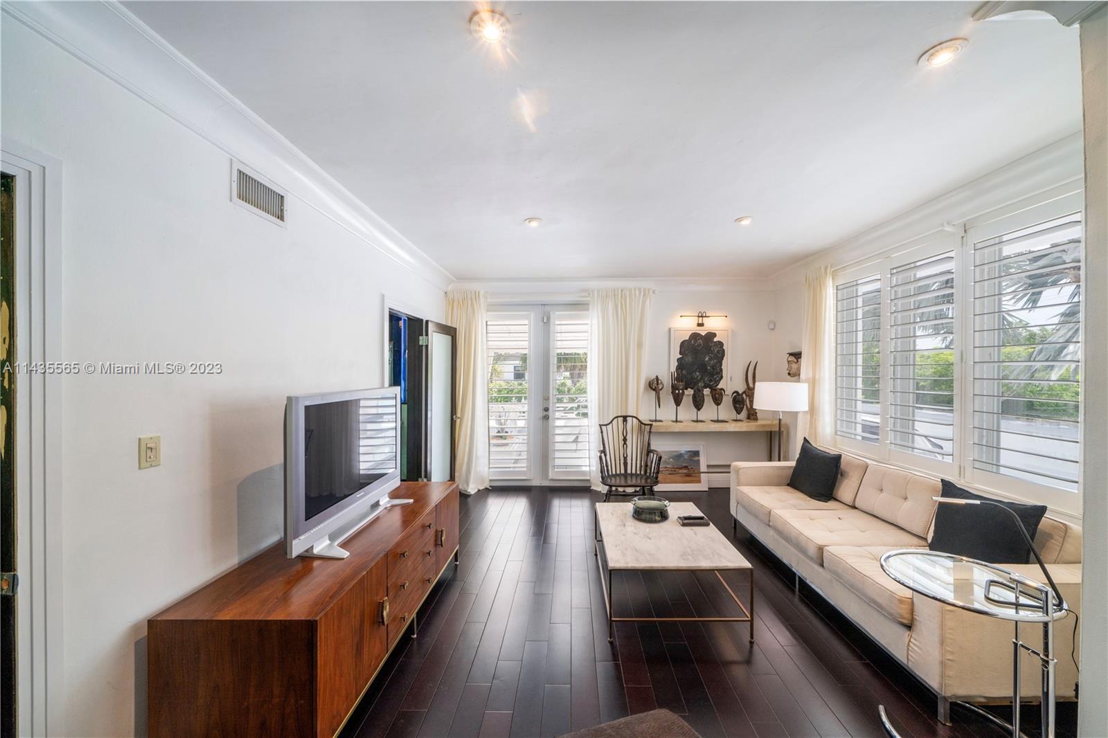 5959 La Gorce Dr