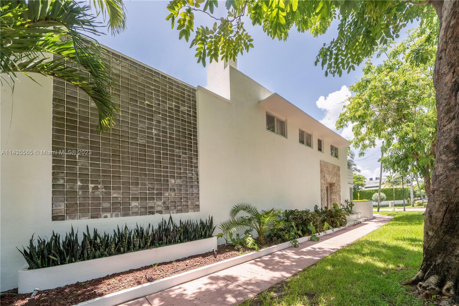 5959 La Gorce Dr