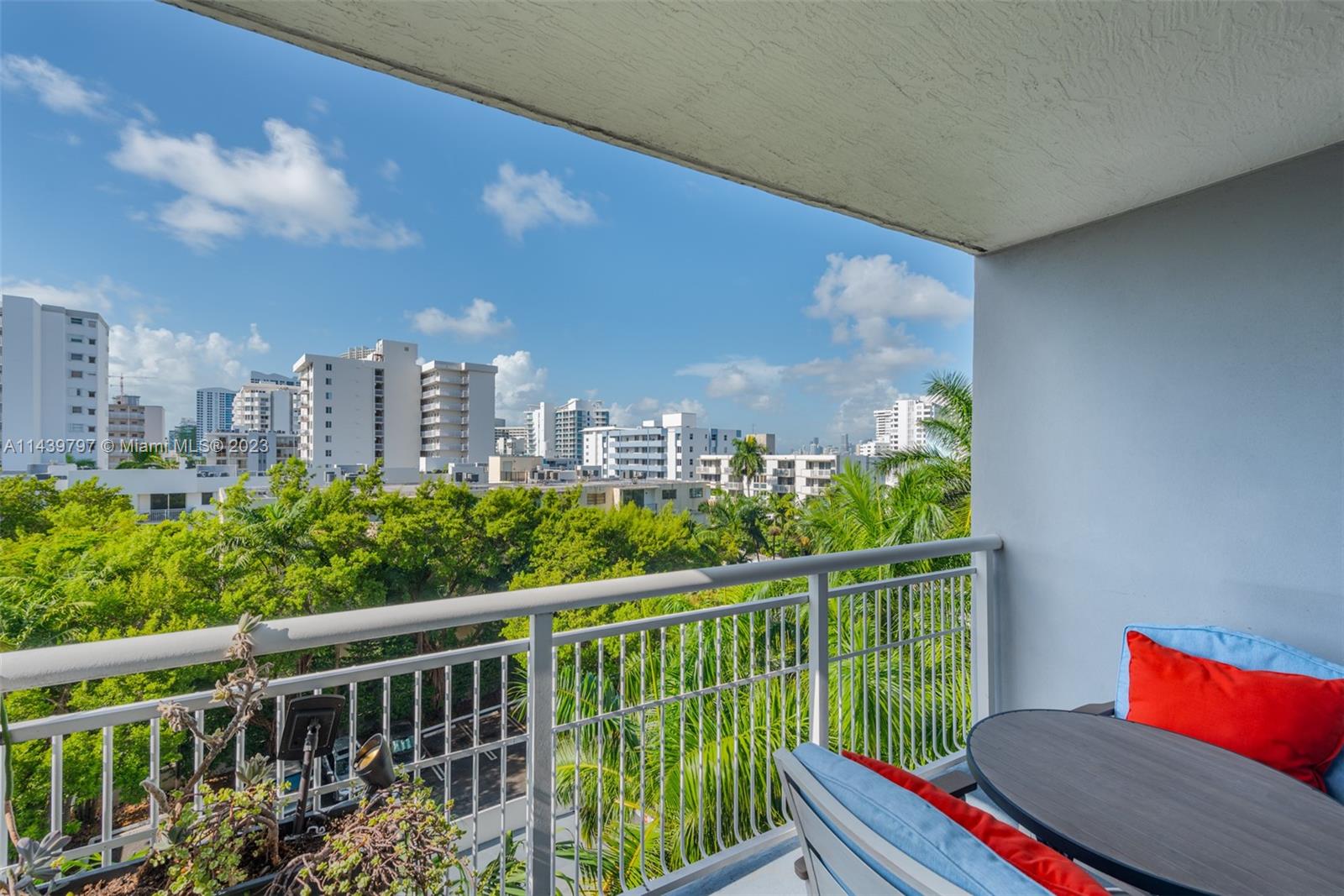 1688 West Ave # 606
