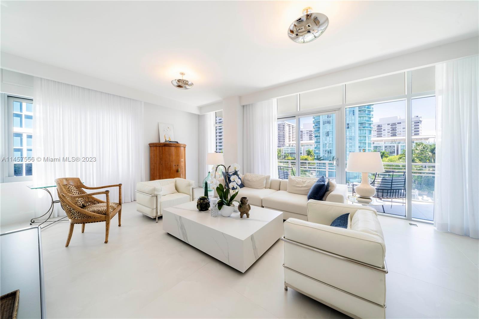 6101 Aqua Ave # 403