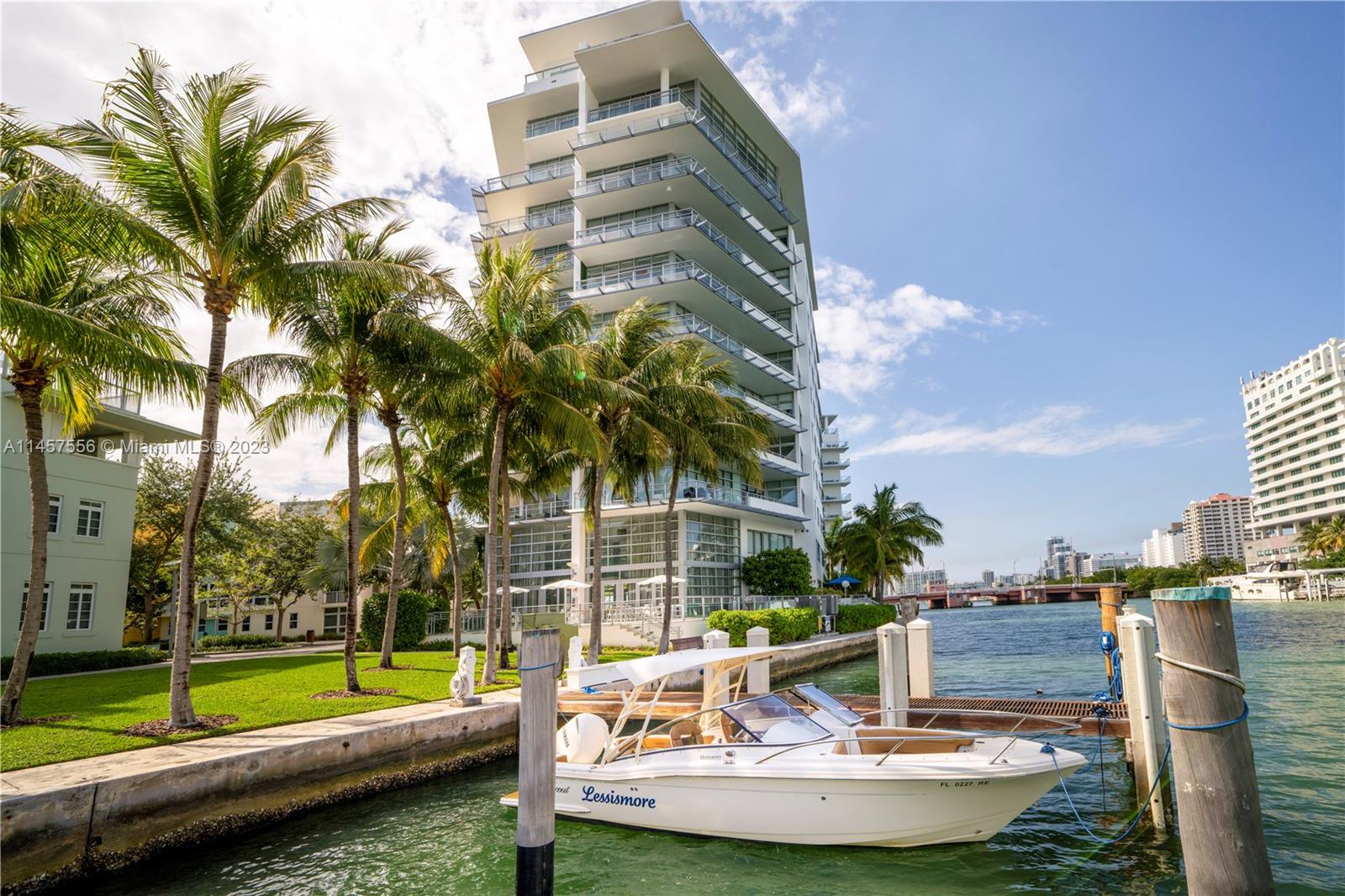 6101 Aqua Ave # 403
