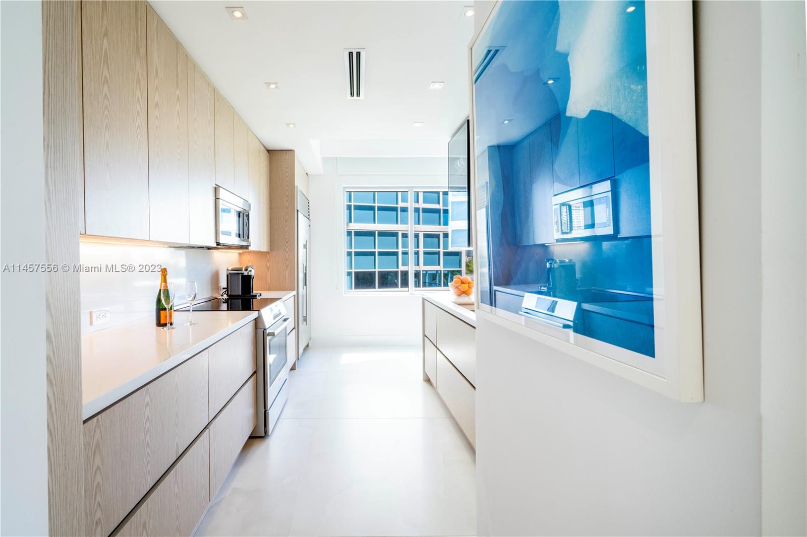 6101 Aqua Ave # 403