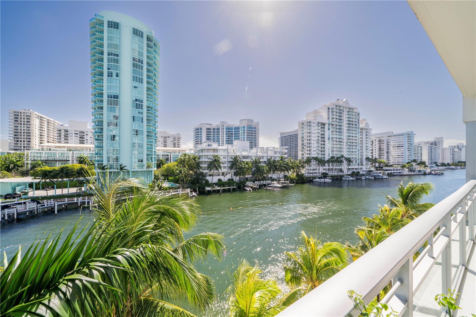 6101 Aqua Ave # 403