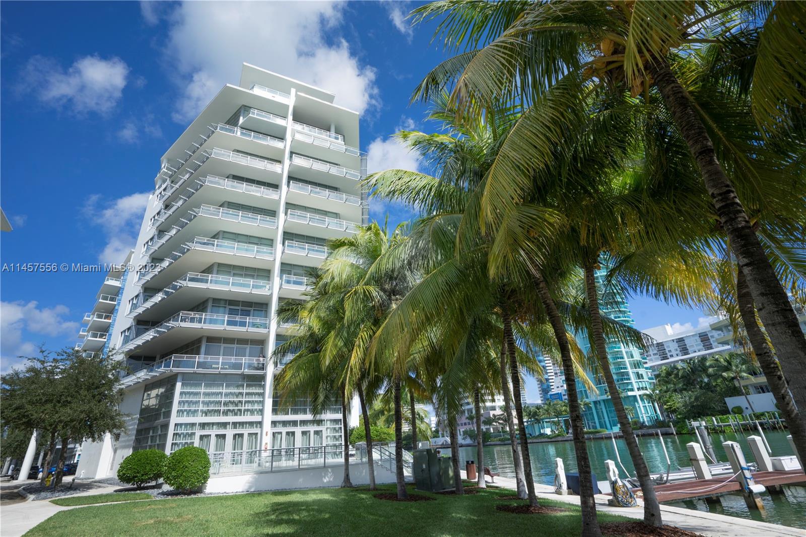 6101 Aqua Ave # 403