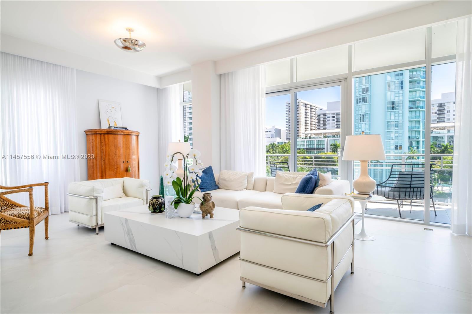 6101 Aqua Ave # 403