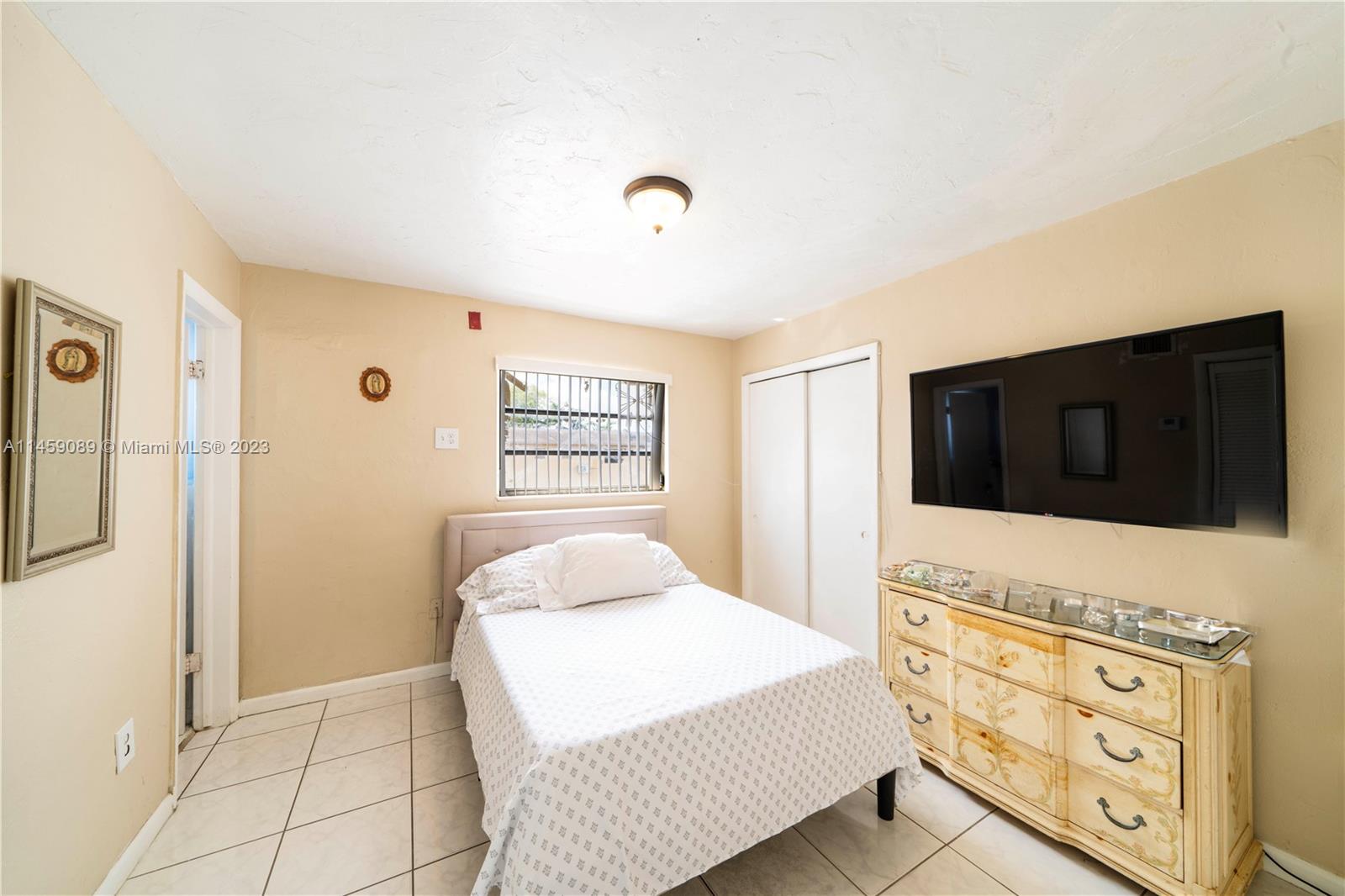 4550 Ludlam Rd # 20