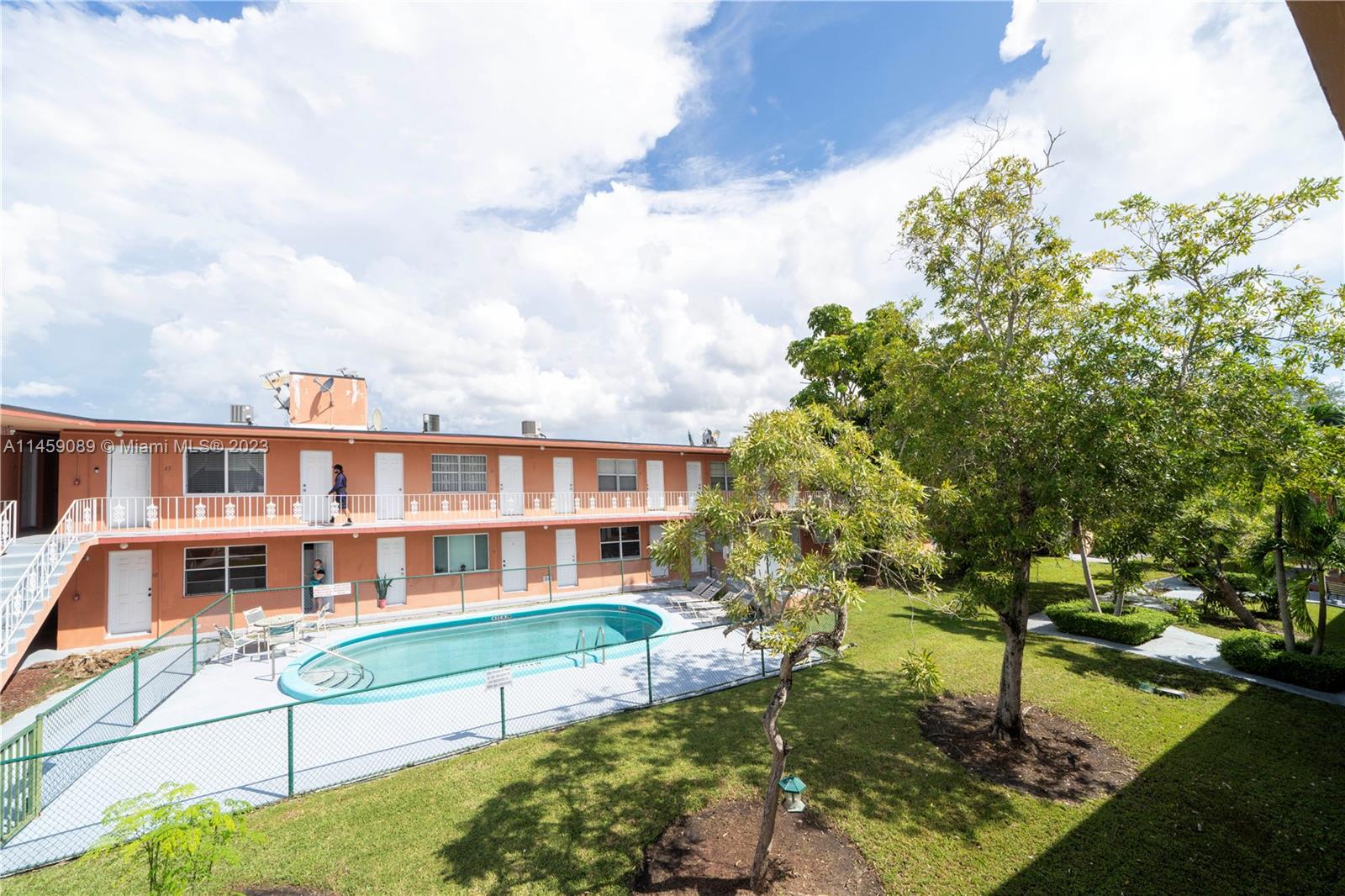 4550 Ludlam Rd # 20