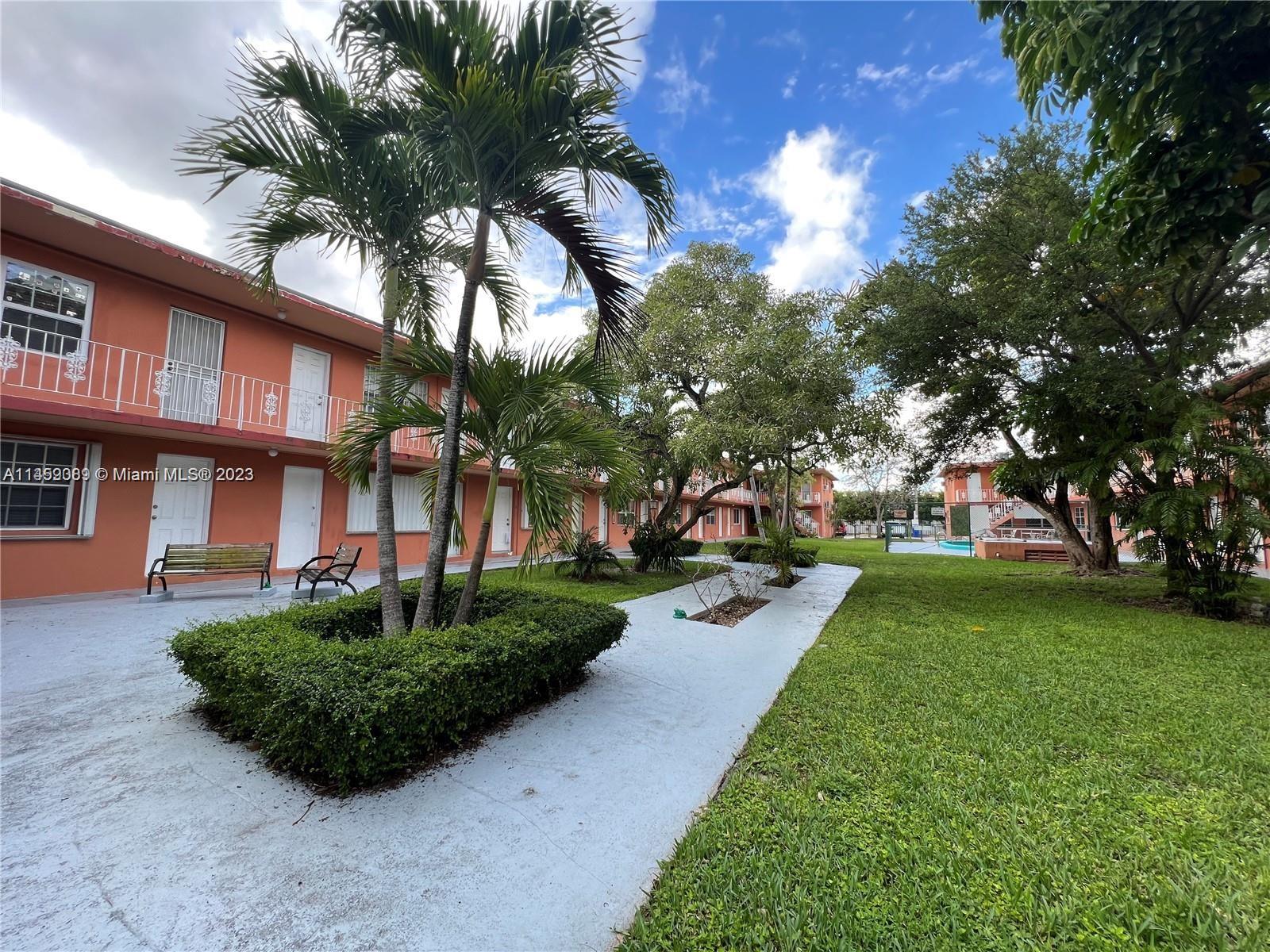 4550 Ludlam Rd # 20