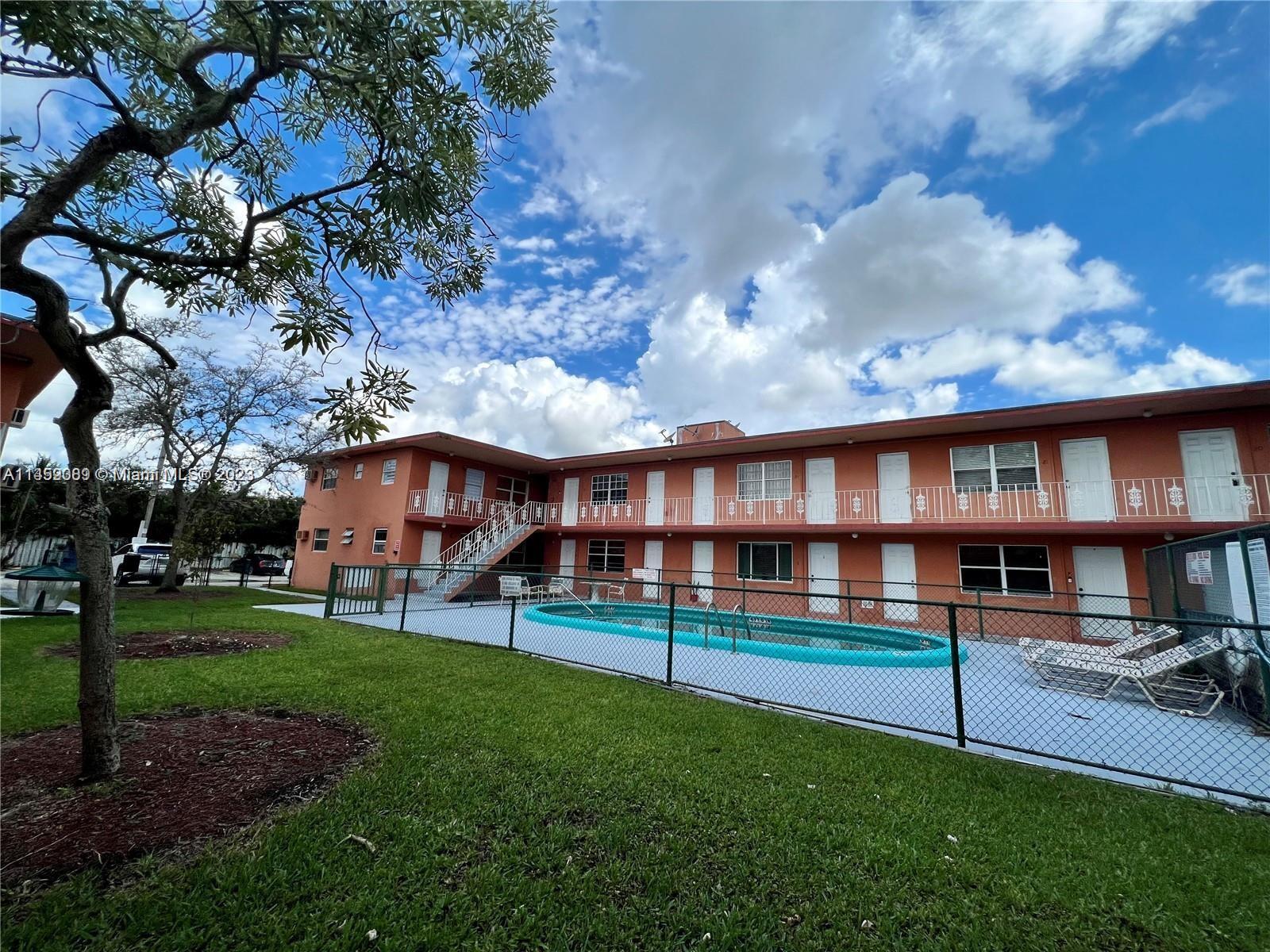 4550 Ludlam Rd # 20