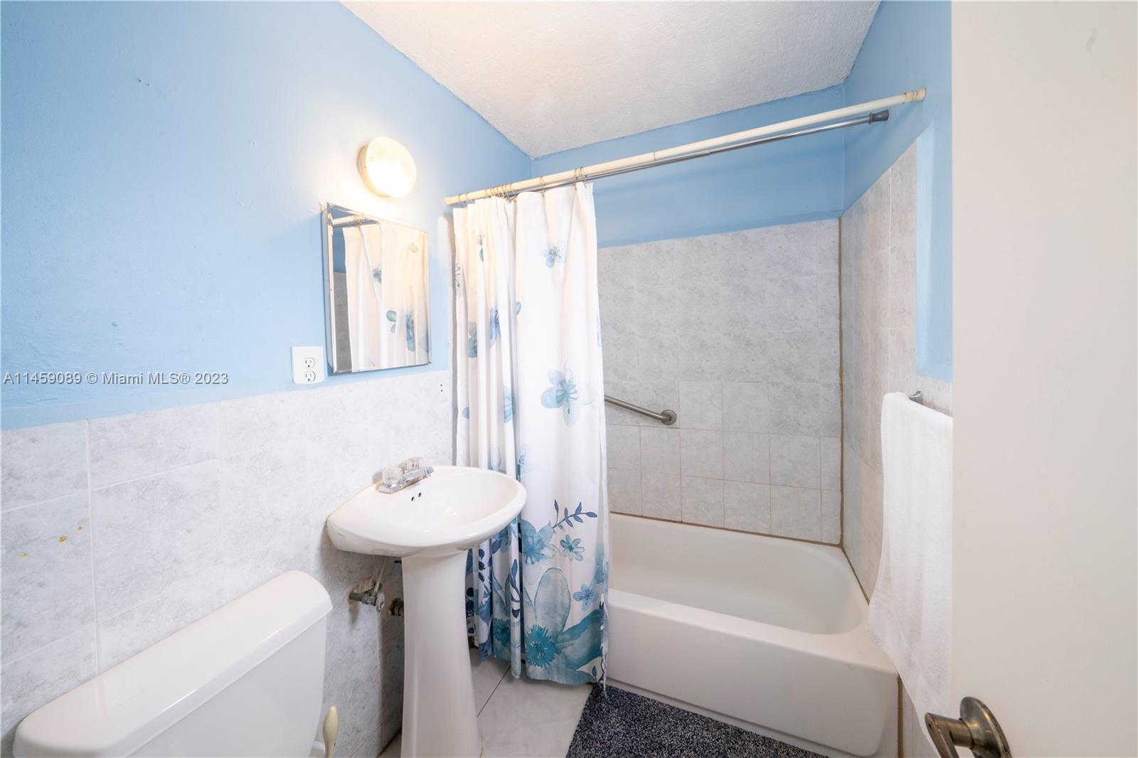 4550 Ludlam Rd # 20