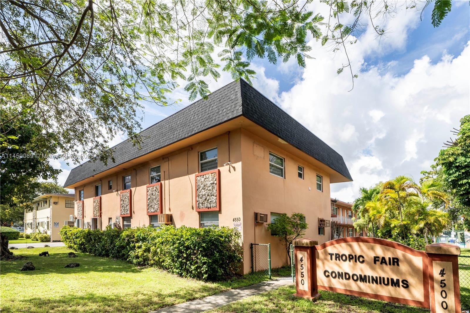 4550 Ludlam Rd # 20