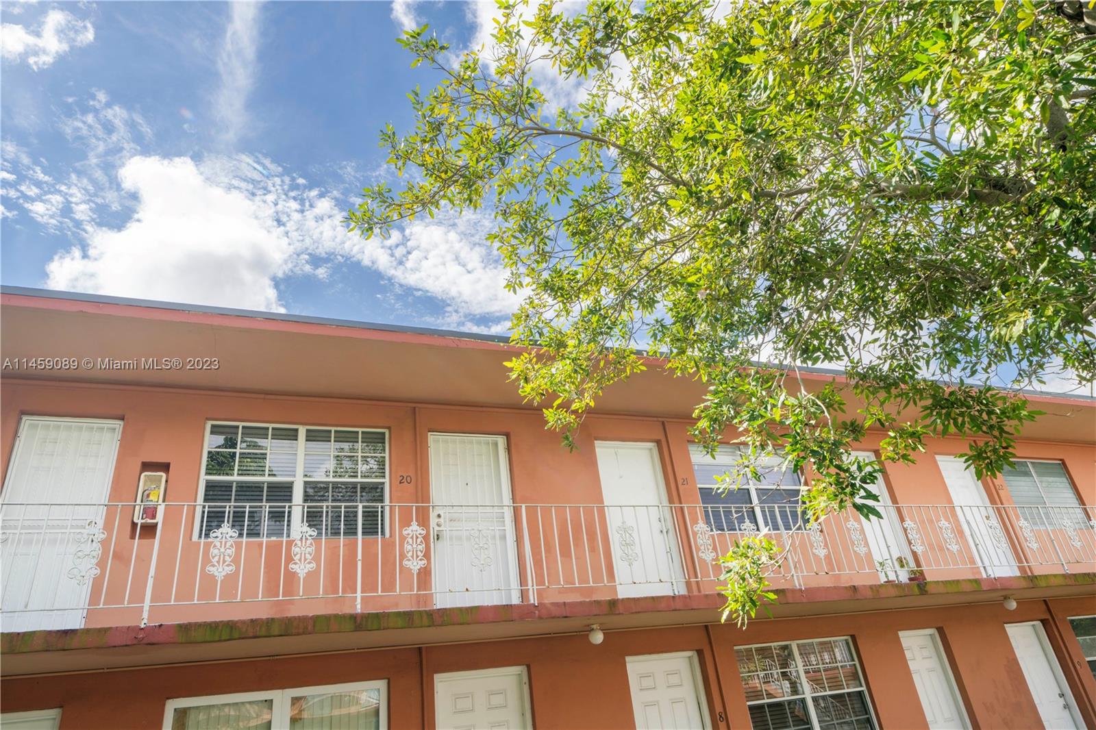 4550 Ludlam Rd # 20