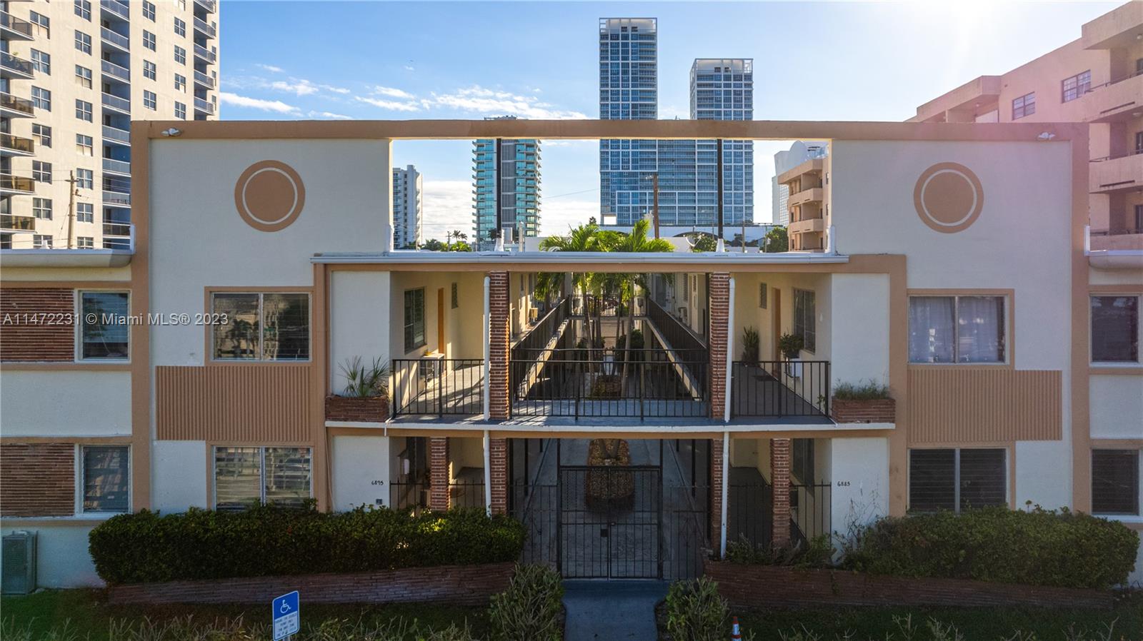 6885 Byron Ave # 101
