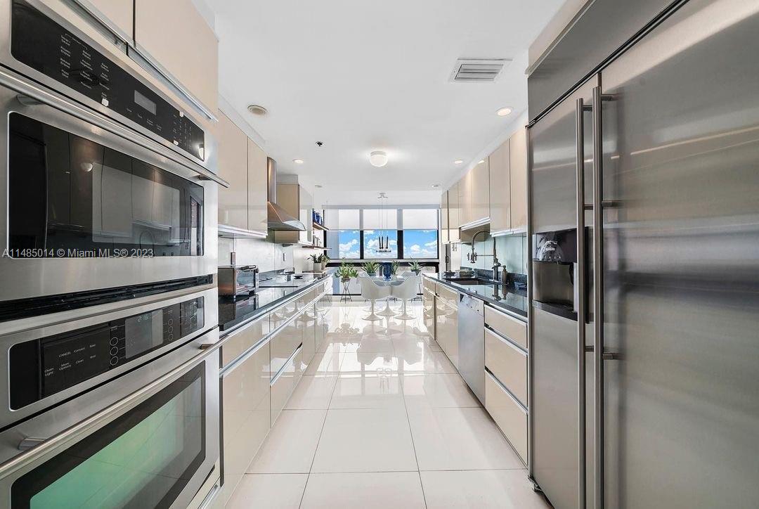 1581 Brickell Ave # 1803