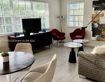 707 NE 22nd Dr # 1