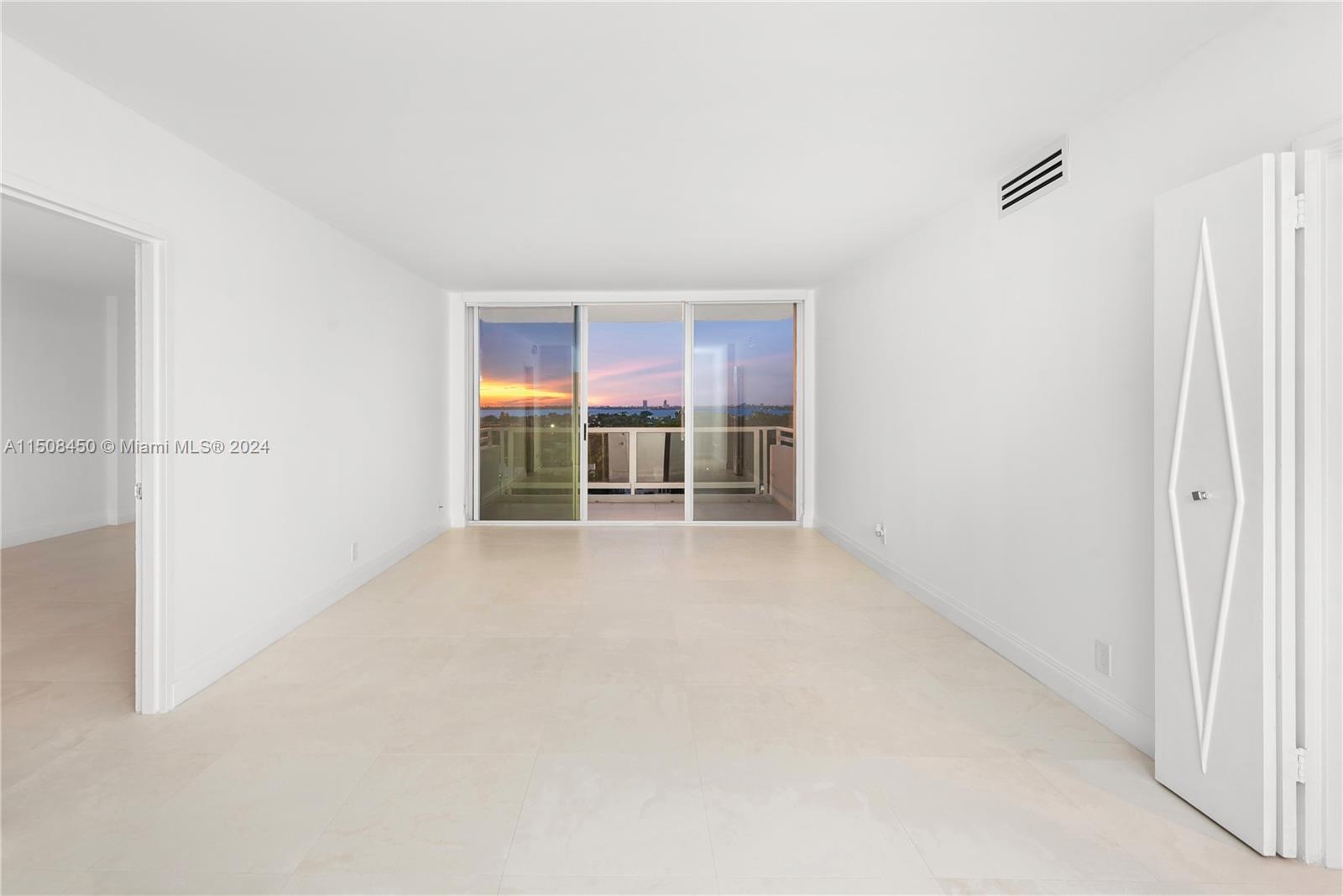 5700 Collins Ave # 11G